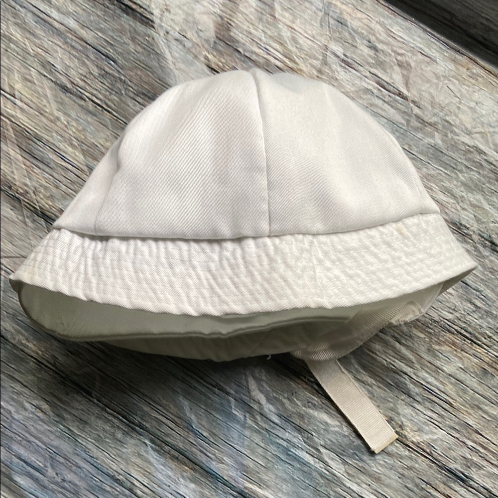 Vintage Classic White Bucket Hat with Soft Fabric and Strap Detail